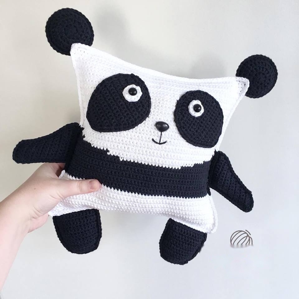 Joining panda panels with single crochet border and polyfill stuffing