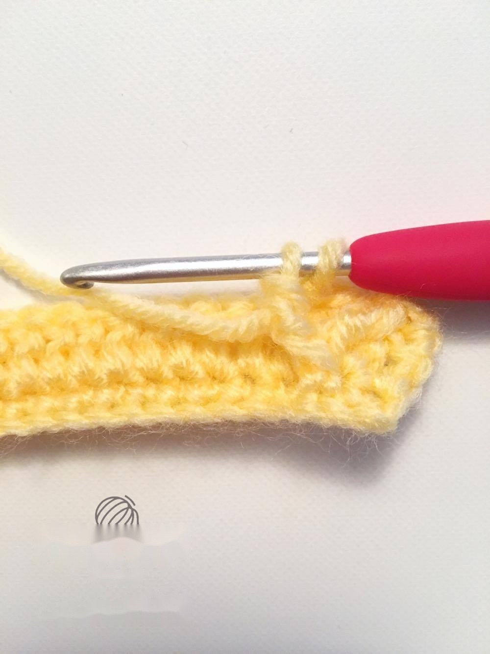 Crocheted green leaves in progressive heights for pineapple crown