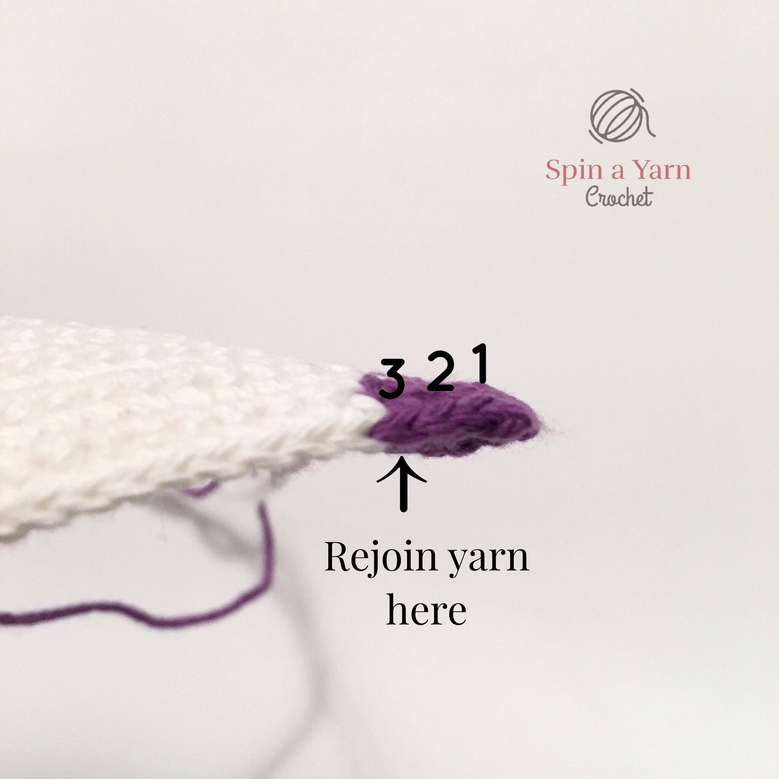 Rejoining yarn on snowman ornament