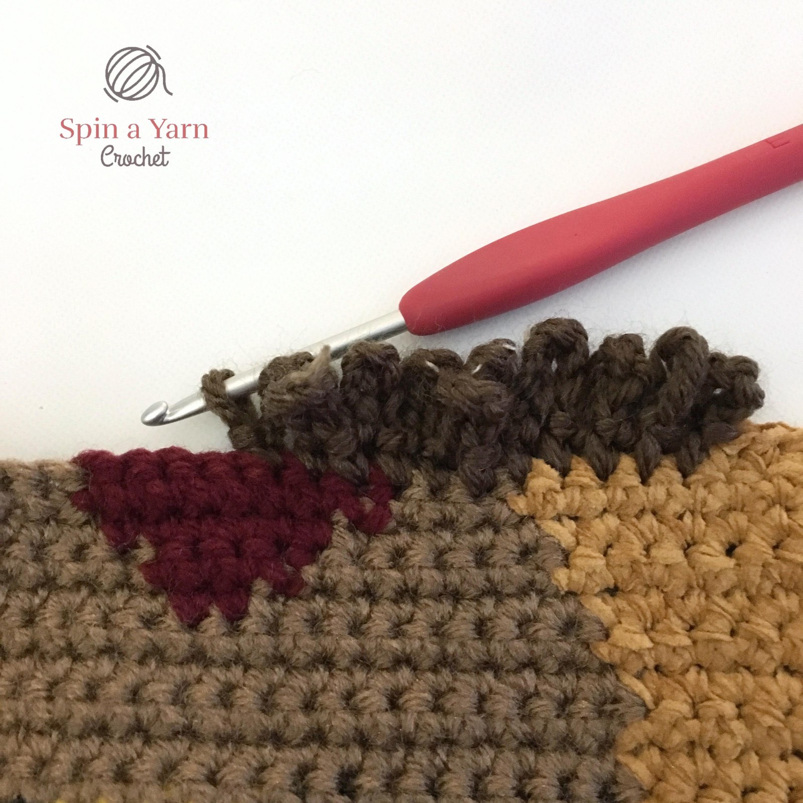 Crocheting chain loop sts