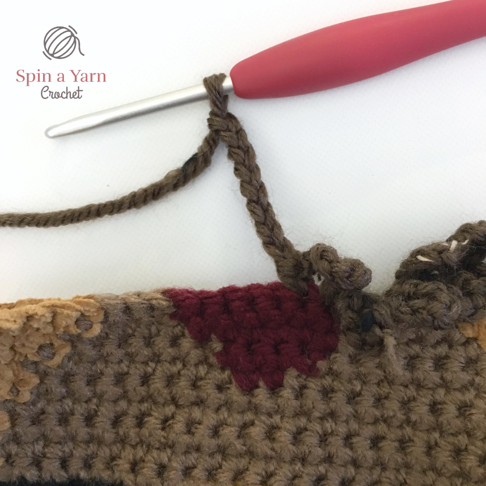 Crocheting chain loop st