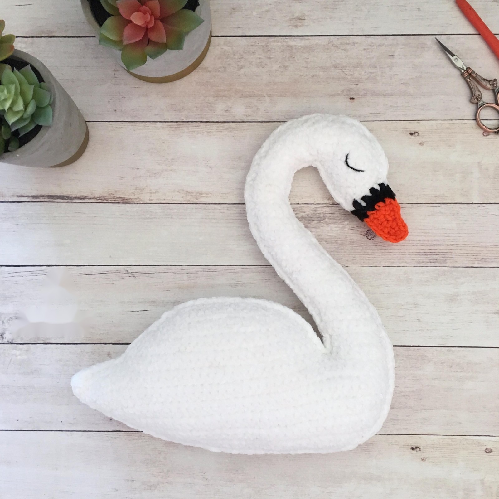 How to Crochet a Graceful Crowned White Swan Amigurumi: Free Pond & Garden Birds Pattern & Tutorial